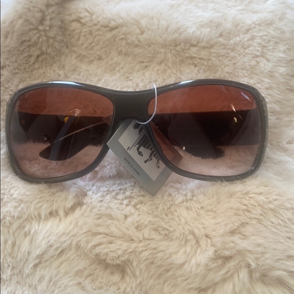 🥳 NWT Sunglasses